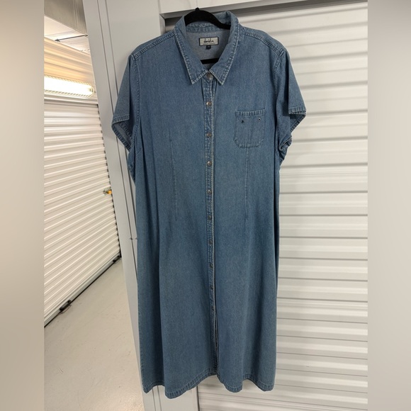David N Dresses & Skirts - Vintage Casual Blue Denim Midi Dress with boho buttons size 3x